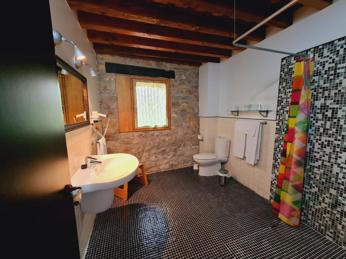 Posada Los Calderones サンティリャーナ・デル・マル エクステリア 写真