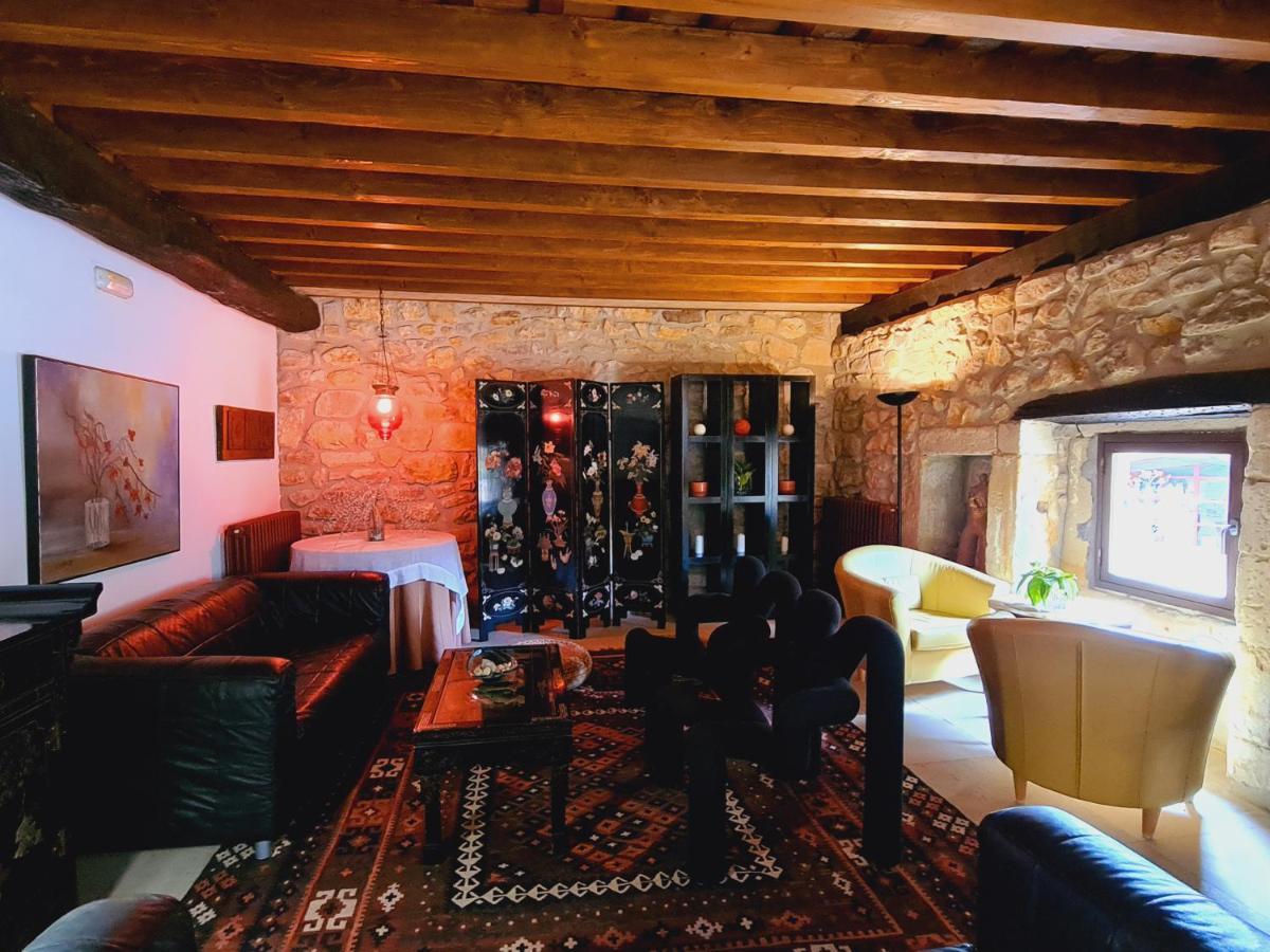 Posada Los Calderones サンティリャーナ・デル・マル エクステリア 写真